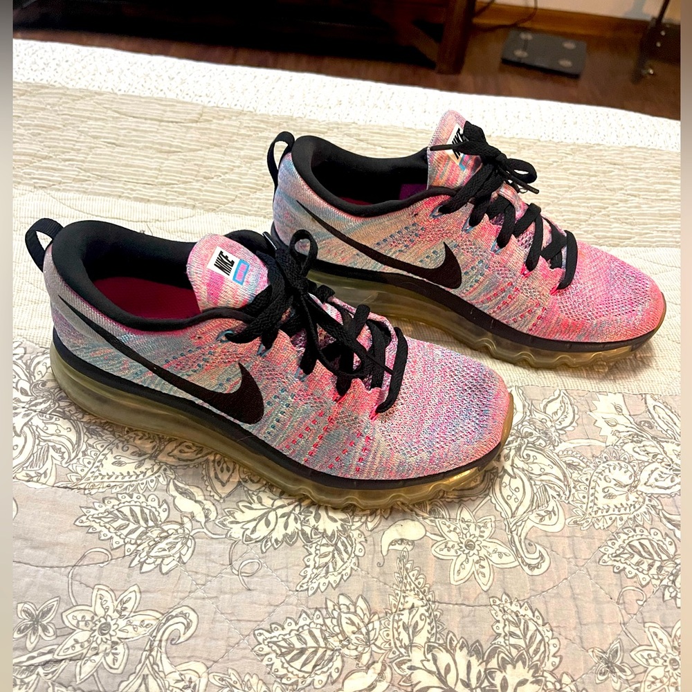 Nike flyknit airmax pink and blue
